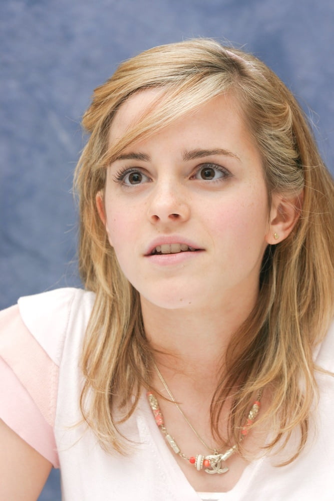 cg2yWIbO Emma Watson 1 11.jpg